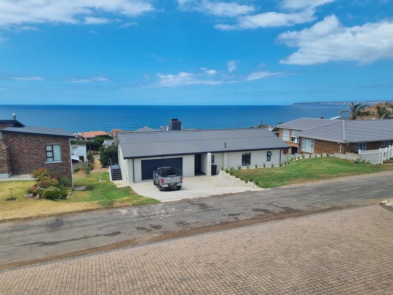 5 Bedroom Property for Sale in Reebok Western Cape